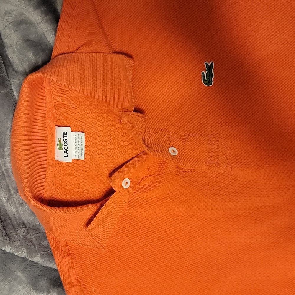 Lacoste size 6 in Coral